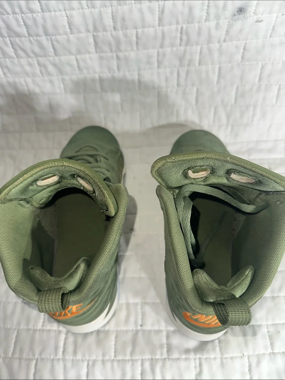 Jordan olive green